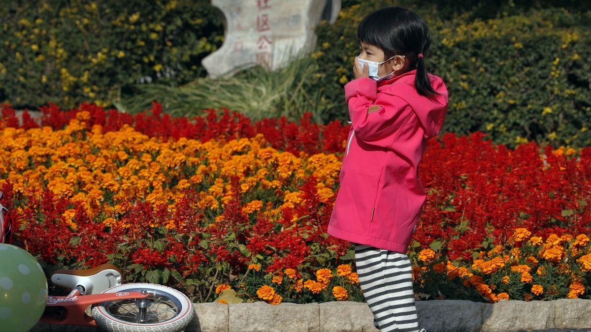 Čína má čím dál tím méně dětí